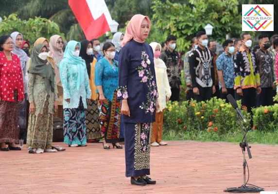 Susunan Acara pada Upacara Peringatan Hari Ibu (PHI) ke-96 1 Susunan Acara pada Upacara Bendera Peringatan Hari Ibu ke-96