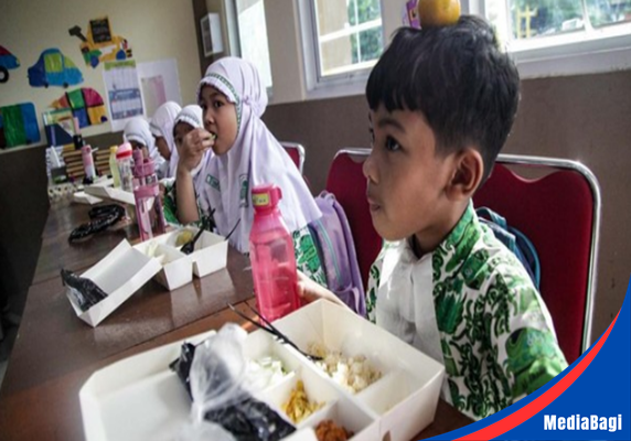Materi Sosialisasi Program Makan Bergizi Gratis yang Wajib Disampaikan ke Siswa 1 Materi Sosialisasi Program Makan Bergizi Gratis ke Siswa