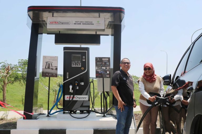 Mengurai Benang Kusut: Tantangan Infrastruktur Charging Station di Jalur Mudik
